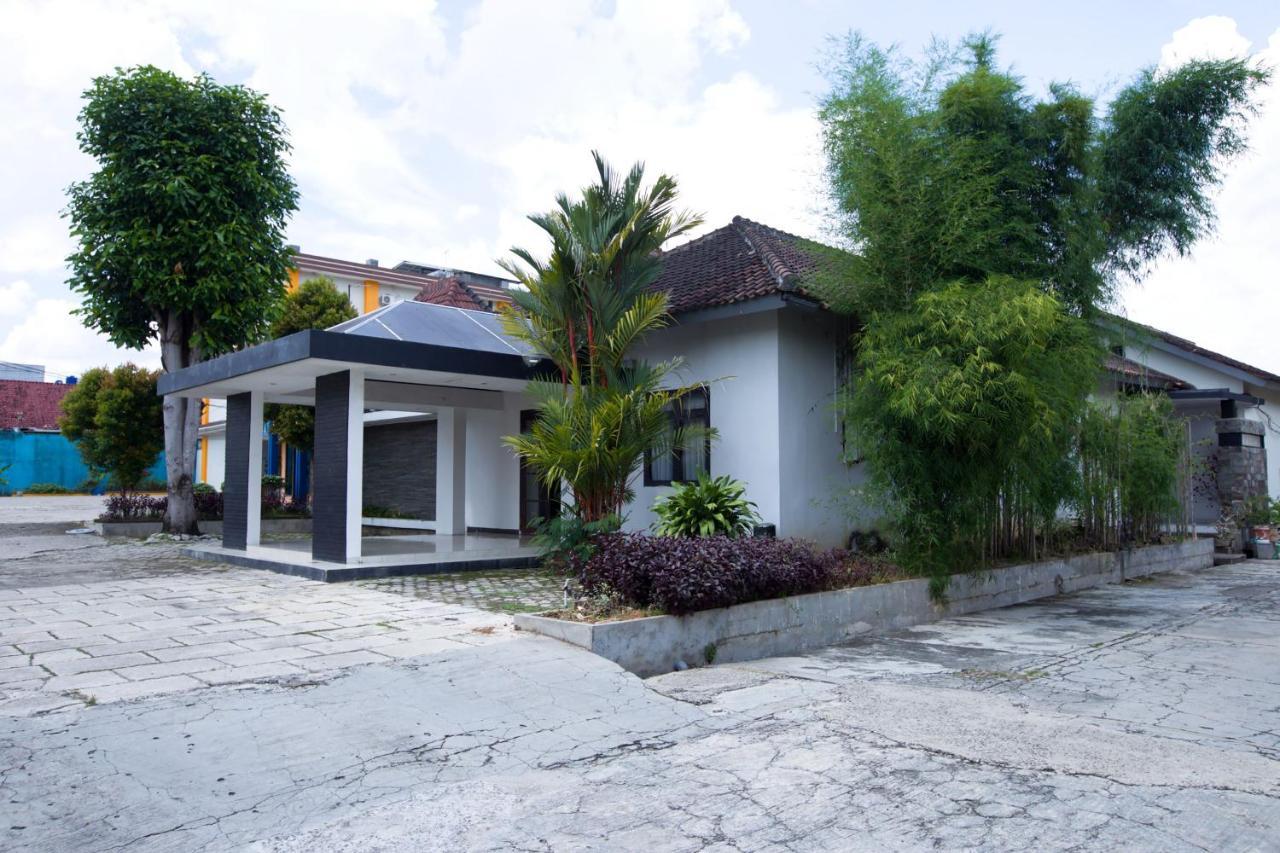 Oyo 3207 Hotel Gracia Bandar Lampung Exterior foto